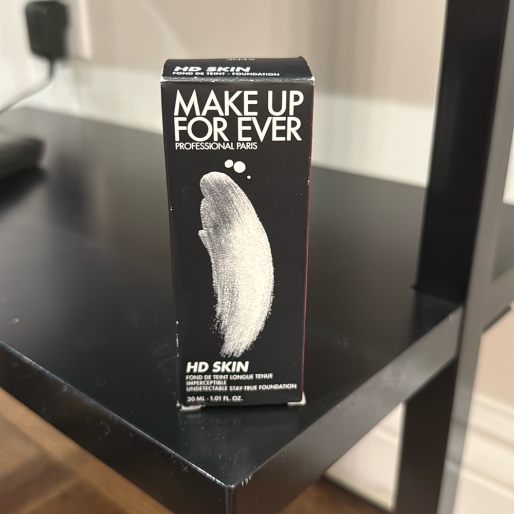 MAKE UP FOREVER HD SKIN
WATERPROOF NATURAL MATTE FOUNDATION 3N42 SHADE